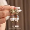 Pendientes Vintage de Cabeza de León con Tachuelas de Diamante y Perlas, Pendientes de Botón de Lujo Ligero de Gama Alta, Pendientes Retro de Nicho Exagerados
