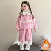 Conjunto de Fleece para Meninas Outono e Inverno 2025 Novo Moletom Infantil Casual Espessado Conjunto de Duas Peças Roupa de Inverno para Bebê