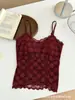 Camisole de tecido escovado para outono e inverno com sutiã embutido, apresentando detalhes em renda francesa nas costas, design sem costura e uma estética pura e sedutora
