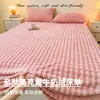 Juego de sábanas de cama nuevo 2026, color sólido, engrosado, terciopelo de leche, tamaño grande, con borlas, amigable con la piel, suave y cálido, juego de ropa de cama de invierno de tres piezas