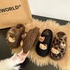 Cute Cat Baotou Lamb Wool Chinelos Femininos Outerwear 2024 Novo Outono e Inverno Fundo Grosso Quente Slip-on Algodão Chinelos