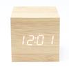 Reloj de madera LED inteligente controlado por voz cuadrado pequeño pantalla digital temperatura y humedad reloj despertador electrónico multicolor