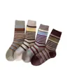 Meias Retro Estilo Coreano Mori Estética Color Block Listradas de Comprimento Médio para Mulheres, Respiráveis Outono e Inverno Birkenstock Meias Largas de Ponto Duplo