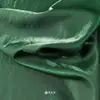Tela de Lino de Seda Satinada de Color Sólido Verde Gema Brillante Esmaltada Tela para Vestido Estilo Chino con un Brillo Perlado