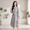 Verano Nuevo Vestido de Seda de Morera para Mujer Manga Tres Cuartos Cuello Alto Commuter Falda de Seda Negra Falda Suelta de Largo Medio