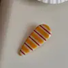 Presilha de garra colorida listrada estilo coreano, presilha de cabelo de tamanho médio de alta qualidade para mulheres, presilha de tubarão para a parte de trás da cabeça, pequeno acessório de cabelo de presilha de garra