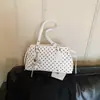 Bolso tote de lunares de nicho coreano para mujer, nuevo modelo de verano 2026, versátil para ir al trabajo, bolso de hombro y axila de gran capacidad