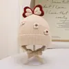 Nuevo gorro de invierno lindo y dulce para proteger las orejas de bebés niñas, forrado de felpa y cálido, gorro de punto pullover para exteriores infantiles, adorable