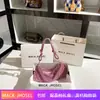 Una generación de pequeño grupo de bolso con pedrería de diamantes 2022 nuevo popular bolso francés bandolera underarm venta al por mayor