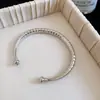 Pulseira de Metal Redonda Geométrica Vintage Usada, Pulseira Simples e Única, Joia Exquisita de Luxo Leve de Alta Qualidade para Mulheres