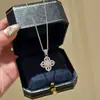 Colar Vajra em Forma de Cruz para Mulheres, Design de Nicho Estilo Ins, Novo Estilo Retrô Chinês, Totalmente Cravejado com Diamantes, Luxo Leve, Corrente de Clavícula de Alta Qualidade