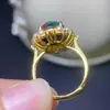 Anel de Opala Negra Natural Puro e Super Bonito com Cor de Fogo Completa e Pele Extra Clara. A Pedra Principal é de 10X14mm
