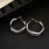 Pendientes de Metal Geométricos Estilo Xiaohongshu, Pendientes Versátiles Simples y de Moda con un Toque de Lujo Ligero y de Alta Gama para Mujeres