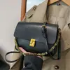 Bolsa de ombro portátil com corrente retrô para mulheres 2023 nova de alta aparência moderna versátil bolsa mensageira de celebridade da internet atacado