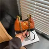Corrente Axila Diagonal Transversal Moda Tendência Feminina Pequeno Estilo Chanel Xadrez Bordado Elegante Transfronteiriço Temperamento Cor Sólida Bolsa de Ombro Único