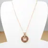 Anel Moda Europeia e Americana Estilo Ins Números Romanos Aço Inoxidável Vazado Diamante Galvanizado Ouro 18K Colar Versátil Preço Especial