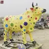 Escultura de Vaca de Fibra de Vidrio Personalizada para Paisajismo de Parques, Plaza de Juegos al Aire Libre, Escultura de Vaca de Dibujos Animados de Resina, Fabricante