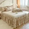 Faldón de Cama con Borde de Encaje Europeo Estilo Colcha Pieza Única Estilo Princesa Encaje Cubierta Protectora Delgada para Cama de 1.8m Resistente al Polvo Verano