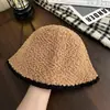 Sombrero de Pescador de Invierno Estilo Nuevo Adelgazante de Rostro Sombrero de Cubo de Punto de Felpa Versátil Estilo Japonés Sombrero para Circunferencia de Cabeza Grande para Mujeres