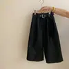 Conjunto de otoño 2026 para niñas, nuevo conjunto de tres piezas de estilo coreano con top tipo camisola de lunares y pantalones casuales para niñas mayores