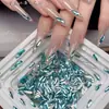 Azul Pavo Real Largo Forma de Gota de Agua Fondo Plano Diamante Joyería para Uñas Estilo Popular de Celebridad de Internet Azul Lago Fino Gota de Agua Blanqueamiento Diamante para Uñas Venta al por Mayor