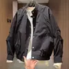 Nova Jaqueta Masculina de Outono Estilo Minimalista Cor Sólida Patchwork Falsa de Duas Peças Moda Versátil Casual Gola Alta Jaqueta Top