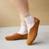 Novos Sapatos Casuais de Salto Baixo Simples de Veludo Fosco Sapatos de Primavera e Outono Sapatos de Tamanho Grande para Comércio Exterior para Cabelo