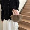 Bolsa de pelúcia de outono e inverno para mulheres 2023 nova moda portátil pequena sacola versátil de grande capacidade bolsa de mensageiro bolsa de pelúcia