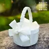 Suprimentos para Casamento Novo Cesta de Flores para Noiva Branco Estilo Ocidental Cesta para Flores de Daminha de Honra Madrinha Cesta de Flores de Mão para Casamento