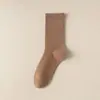 Calcetines Zhuji para mujer, calcetines de media pantorrilla, desodorantes, absorbentes de sudor, para mujer, a la moda, combinan con todo, primavera y otoño, color liso, calcetines deportivos de felpa, otoño e invierno