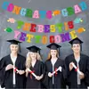 Amazon Temporada de Graduación 2026 Banner Decorativo Banner de Decoración de Birrete de Graduación Colorido