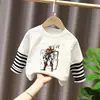 2026 Nova Camiseta Estilosa de Algodão Puro para Meninos, Manga Longa, Solta e Versátil, Camada Base Outono Inverno, Roupa Infantil