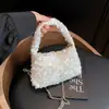 Bolsa Versátil de Lantejoulas Preta e Branca com um Toque Elegante, Bolsa de Mão Exquisita para Mulheres, Pode Ser Usada no Ombro ou Transversal, Adequada para o Dia a Dia, Pequena Bolsa de Lantejoulas
