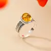 Yuebao Jewelry Plata de Ley S925 Flor Ámbar Patrón de Diente Trenzado Superficie de Huevo Encaje Diseño Retro Anillo de Plata Entrega