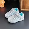 Zapatillas para niñas 2026 otoño nuevo modelo zapatos casuales para niños pequeños, medianos y grandes, zapatillas de correr de moda para la temporada de regreso a clases