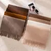 Bufanda de Lana de Color Sólido con Ambiente Invernal, Lujo Ligero, Chal de Borlas de Gama Alta, Bufanda Cálida de Moda para Viajar al Trabajo al por Mayor
