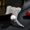 Moda Europea y Americana Retro Francés Ins Lujo Accesible Industria Pesada Broche de Ginkgo con Circonita Completa Accesorios de Corsage de Lujo Accesible de Alta Gama para Mujeres