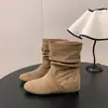 Botas de tornozelo Birkenstock com aumento de altura para mulheres 2026 Outono/Inverno Novo Modelo Botas Maillard plissadas largas botas de moda Western retrô