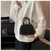 Bolso de Mano de Color Sólido a la Moda con Perlas para Mujer 2023 Venta Caliente Transfronteriza Bolso de Mujer de Moda Tendencia Elegante Versátil