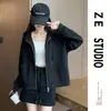 Abrigo de otoño, sudadera corta gris para mujer, nuevo modelo 2026, holgada, casual, adelgazante, con capucha, versátil para ir al trabajo