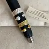 Anillo de Metal Mate con Flor de Perlas en Relieve Diseño de Nicho para Mujer Personalizado Exquisito Anillo de Tendencia de Moda