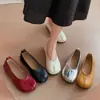 Zapatos de mujer de suela plana 2026 de corte bajo, estilo retro ballet francés nuevo, zapatos de tacón para faldas de noche, estilo Mary Jane para primavera y otoño