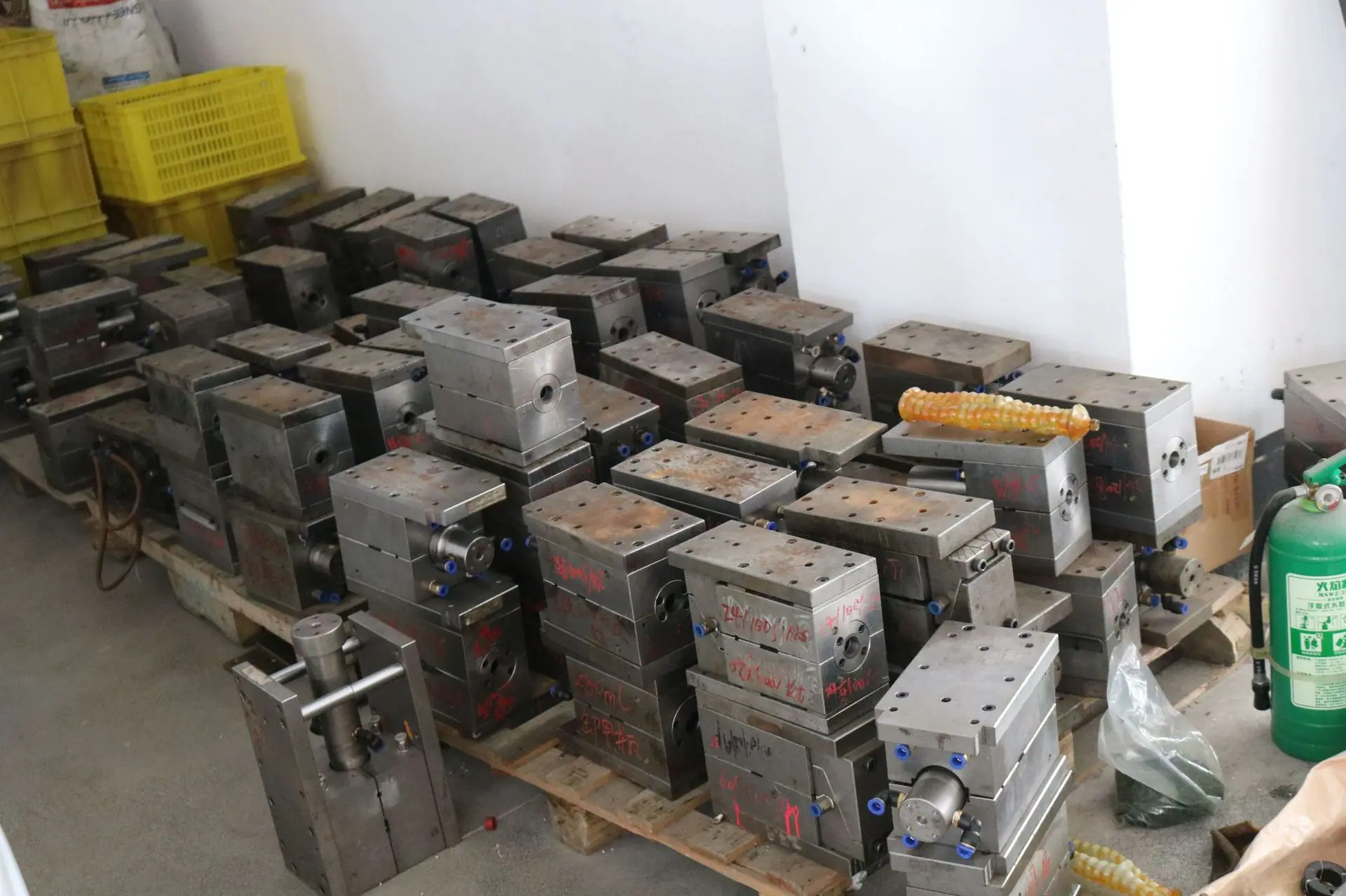 吹瓶模具