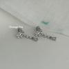 ¡Hermoso! Aretes de Tuerca con Borla de Mariposa Super de Hada, Estilo Nicho Dulce y Cool, Aretes Atornillables Apilables