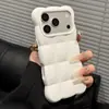 Patrón de nube ondulada con esquinas cuadradas, funda suave de color sólido adecuada para Apple 17Pro, funda de verano para iPhone 18