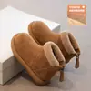 Botas de Neve Grossas e Quentes Infantis 2026 Nova Moda Outono/Inverno Botas Curtas Quentes para Meninas Botas de Algodão para Bebê
