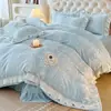 Estilo Princesa Francesa Juego de Cuatro Piezas de Leche Fleece Doble Cara Invierno Franela Coral Fleece Funda de Edredón Sábana Gruesa Faldón de Cama Ropa de Cama