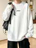 Chaqueta bordada floral blanca de corte holgado, sudadera de moda con cuello redondo, top gris para hombre, capa interior de manga larga, sin capucha, estilo americano de peso pesado, colección de otoño