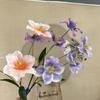 Flor artificial tipo tulipán de pétalos de solapa de 3 cabezas tulipán plano flor decorativa para sala de estar flor alta para camino de boda arreglo floral alto flor artificial