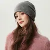 Otoño 2026 Nuevo Gorro de Punto Simple Versátil para Adelgazar la Cara Diseño Integrado sin Costuras con Borde Enrollado para Mujer